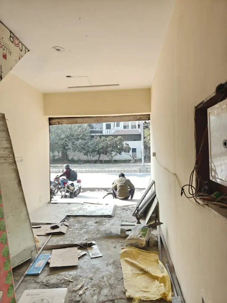 Shop For Sale in Sector 16-17, Hisar